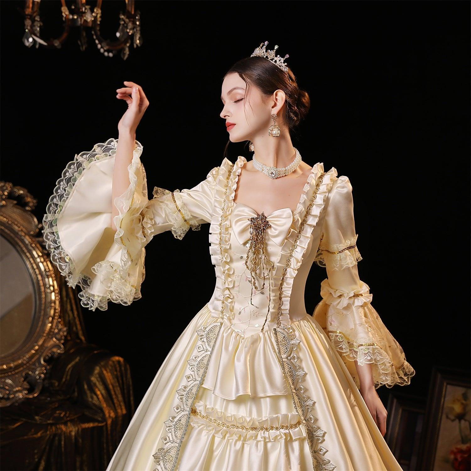 Champagne Elegance Gown: Vintage Sisi - Inspired Court Dress for Theatrical Events - Coscosmos