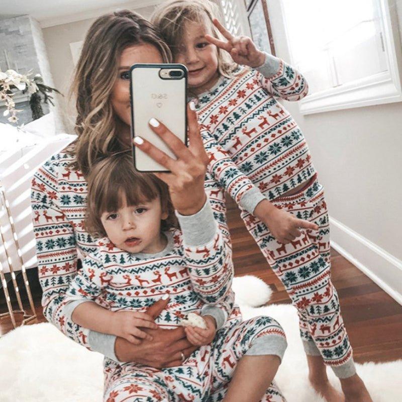 Spring and Autumn Elk Print Family Matching Pajamas | Christmas and New Year Parent - Child Sleepwear Set - Coscosmos